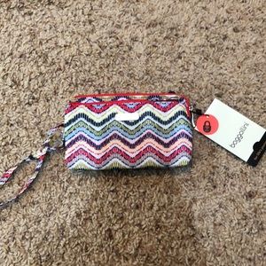 Baggallini wristlet RFID